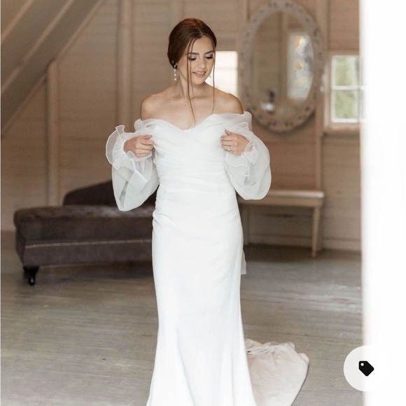 ROSE by The Label Organza Wrap Wedding Topper - Picture 2 of 16